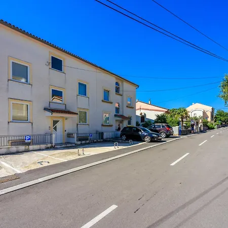 Petak 4 Apartament *